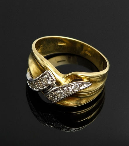 Bague Bague italienne pour petit doigt, en or jaune et diamants 58 Facettes