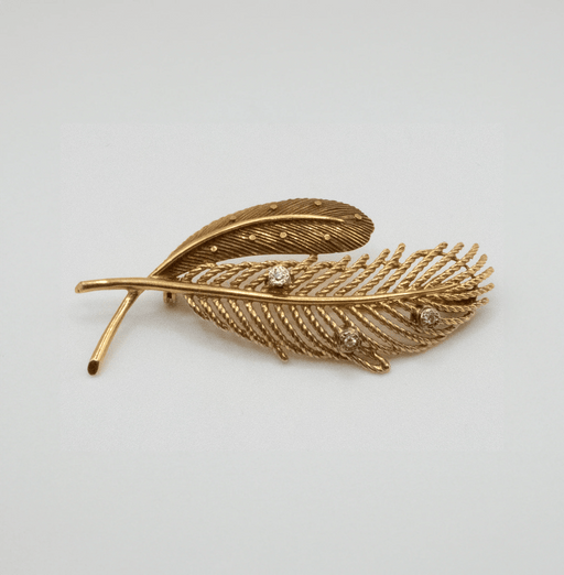 Gold and Diamond Feather Brooch 58 Facettes