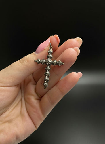 Croce di Stile Gotico con Diamanti a “Rosa”, XVIII secolo. 58 Facettes