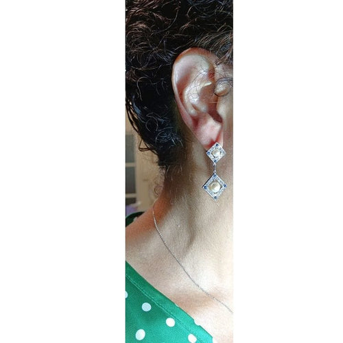 Boucles d'oreilles Boucles d'oreilles pendantes en or blanc avec diamants et perles 58 Facettes G3803