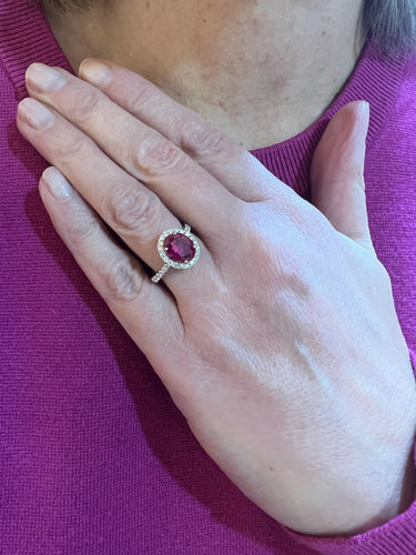 Bague 53 Bague rubis birmanie diamants or blanc (Certificat) 58 Facettes BRU52