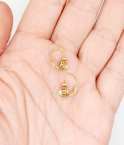 Boucles d'oreilles Dormeuses antique or perle en serti griffes 58 Facettes A05421