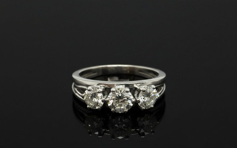 Bague Trilogie en or blanc avec diamants 58 Facettes