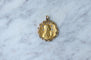 Médaille Vierge Marie or jaune diamants 58 Facettes