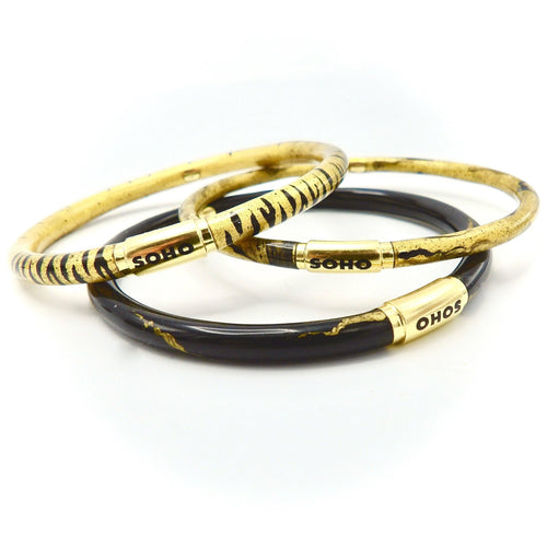 Bracelet SOHO 18K GOLD ENAMEL Golden Calligraphic Stripe Bangle Bracelet 58 Facettes