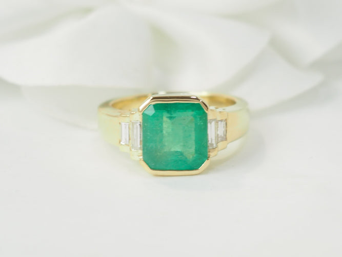 Bague 52.5 Bague en or jaune, émeraude et diamants 58 Facettes 33540