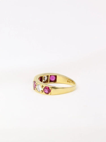 Bague 54 Bague jarretière vintage en or, diamants et rubis 58 Facettes J43