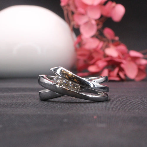 Bague Bague trilogie de diamants  sertis sur or blanc 58 Facettes