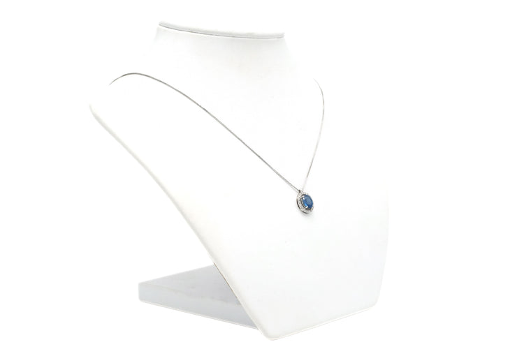 Collier Collier contemporain en or blanc 18 carats serti d'un saphir et de diamants 58 Facettes 21886