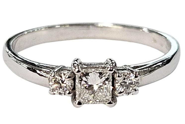 Bague Bague en or blanc faite main, diamant naturel taille princesse 58 Facettes E01