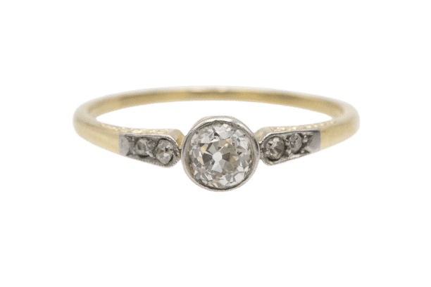 Bague 55 Bague en or jaune ancien avec un diamant taille brillant ancien de 0,40 carat, première moitié du XXe siècle 58 Facettes 11347