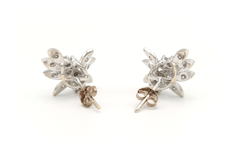 Boucles d'oreilles Boucles d'oreilles en or blanc serties de diamants 58 Facettes 22277