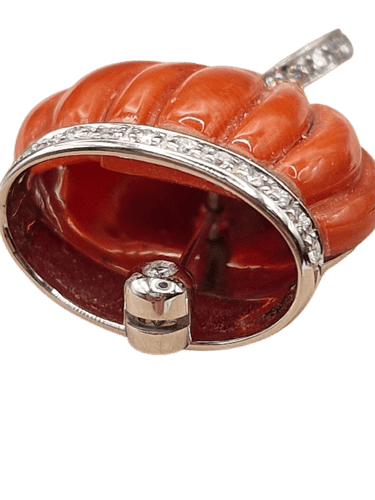 Pendentif Pendentif cloche en or blanc 18kt avec diamants et corail 58 Facettes