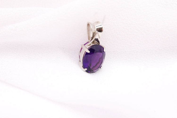 Pendentif Pendentif or blanc Améthyste 58 Facettes 250259