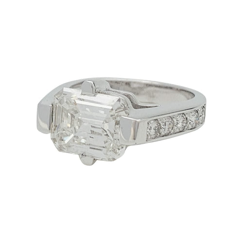 Bague 54 Bague or blanc, diamant taille émeraude 4 cts. 58 Facettes 31294