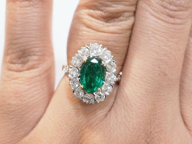 Bague 53 Bague entourage en or bicolore, émeraude et diamants 58 Facettes 33483