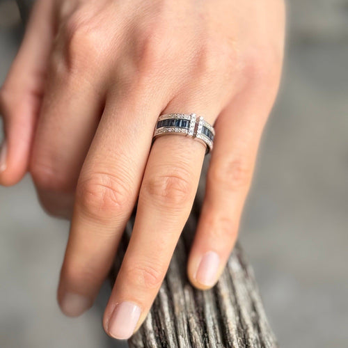 Bague Or gris, saphirs et diamants