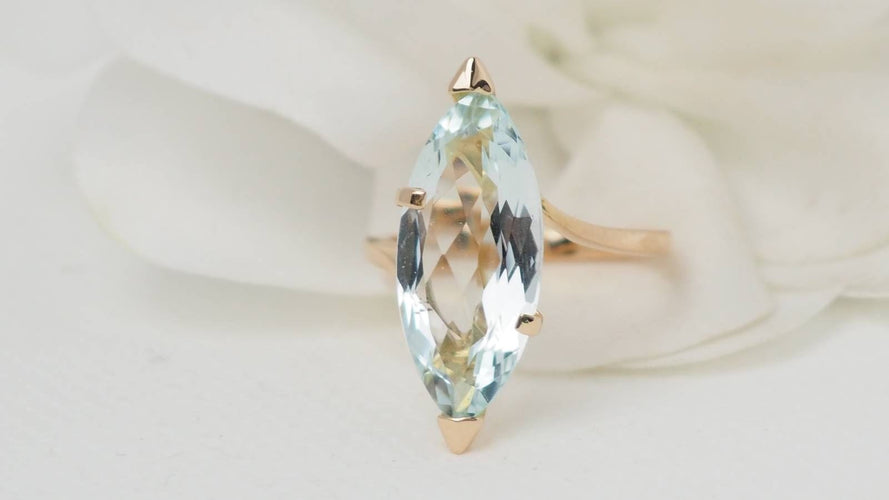 Bague 52.5 Bague vintage en or jaune et aigue marine 58 Facettes 32408