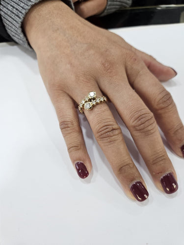 Bague 55.5 Bague contemporaine à griffes en or jaune et diamants 1,00 ct 58 Facettes Q386B