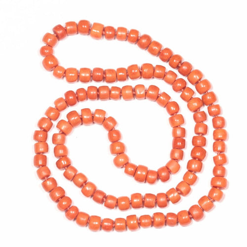 Échos de l'illumination : Collier de corail sanguin