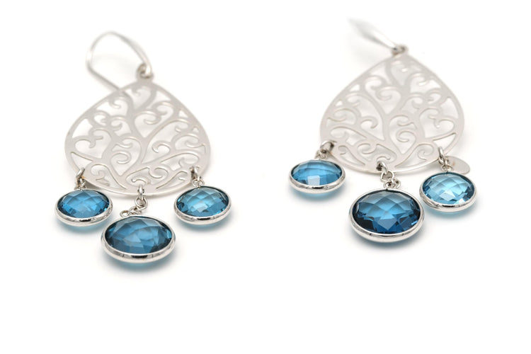 Boucles d'oreilles Boucles d'oreilles contemporaines en or blanc serties de topazes 58 Facettes 22186