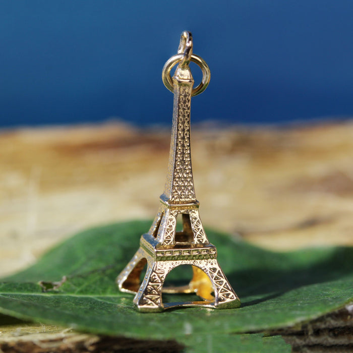 Pendentif breloque tour Eiffel or rose