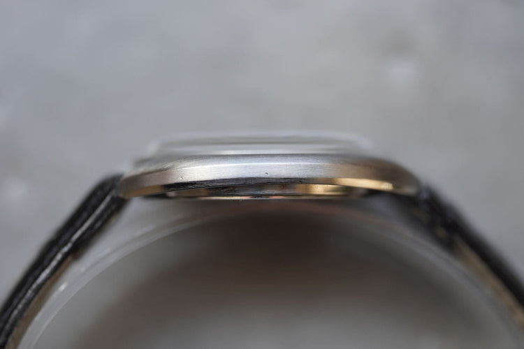 Universal Genève White Shadow Date 867102 58 Facettes