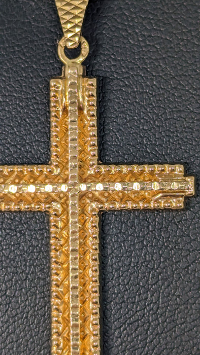 Pendentif Pendentif croix vintage en or 18 carats 58 Facettes 1037
