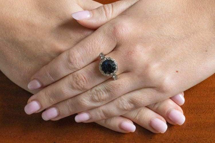 Bague 52 Bague en or jaune, saphir et diamants impressionnants, début du XXe siècle 58 Facettes 11497