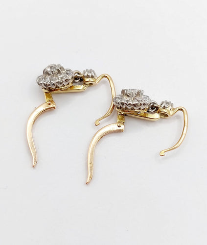 Boucles d'oreilles Dormeuses marguerite - Boucles d’oreilles en or 18k, platine et diamants 58 Facettes A06632