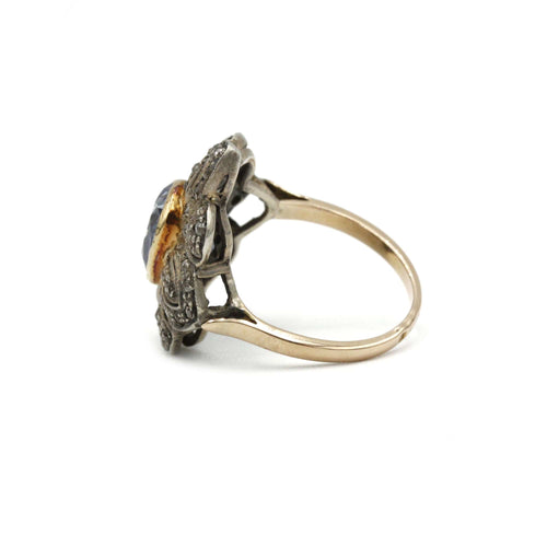 Bague 56 Bague - Or jaune argent, saphir et diamants. 58 Facettes 1055