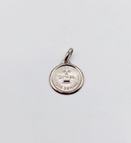 AUGIS - Pendentif médaille d'amour or blanc  "+ qu'hier - que demain" - L'Originale Mini