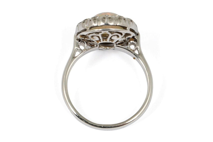 Bague 53 Bague opale cabochon et diamants en or blanc 18 carats 58 Facettes 11768