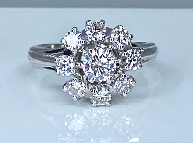 Bague 53 Bague marguerite en or blanc sertie de 9 diamants 58 Facettes AB378