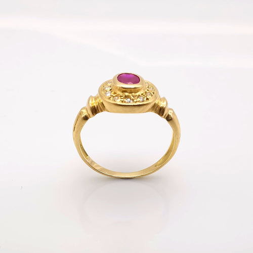 Bague 48 Bague or rubis & diamants 58 Facettes