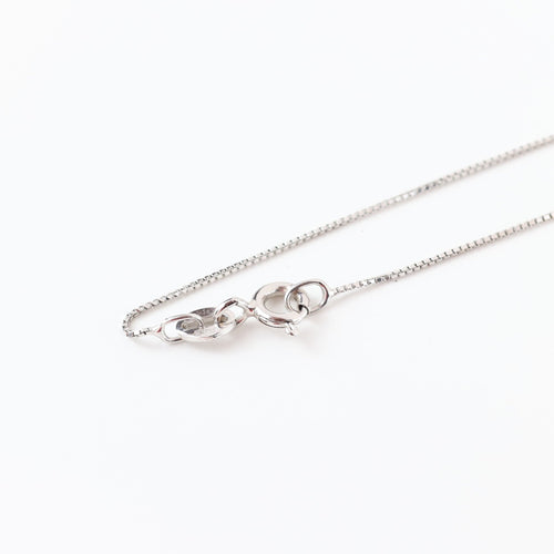 Collier Chaîne avec pendentif croix en or blanc avec diamants taille brillant 58 Facettes 159/24P