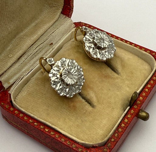 Boucles d'oreilles Dormeuses anciennes or jaune, platine, diamants 58 Facettes