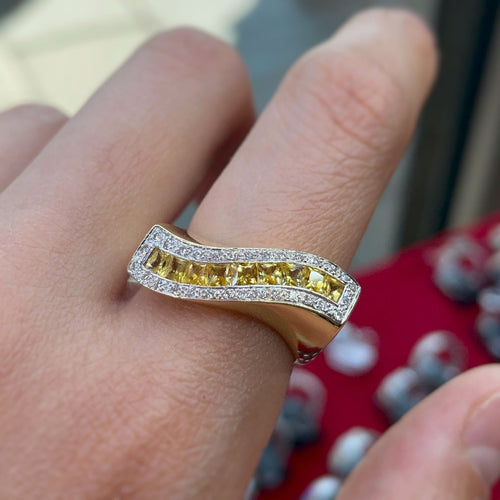 Bague 57 Bague - Or jaune, Diamants & Saphirs Jaunes 58 Facettes 250116R