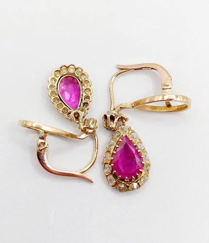 Boucles d'oreilles Dormeuses or jaune, rubis synthétiques et diamants taille ancienne (circa 1920) 58 Facettes A04818