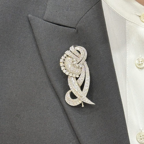 Broche Broche en or 18K et platine avec 6,50 ct de diamants taille brillant et ancienne - Vers 1970 58 Facettes FB10428