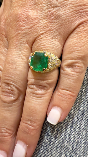 Bague en or jaune 18 carats diamants et émeraude 58 Facettes