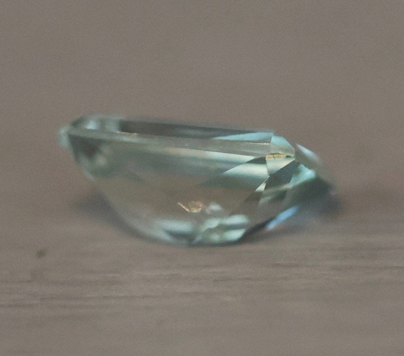 Gemstone Beryl vert 1.31cts certificat ALGT 58 Facettes