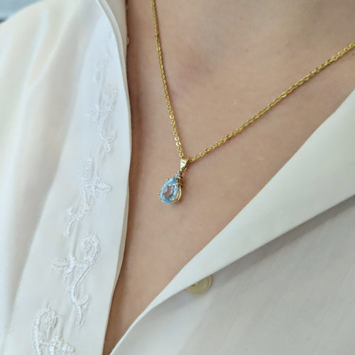 Pendentif Pendentif en or jaune, diamants et topaze 58 Facettes 32245
