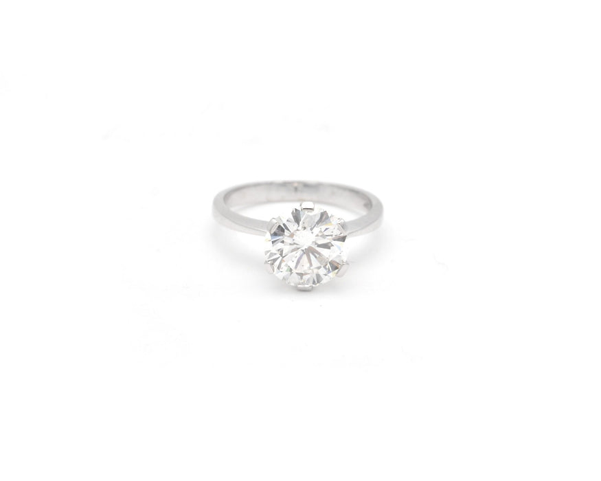 Bague solitaire en or blanc avec diamant