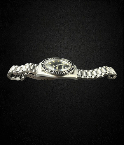 Montre Omega Seamaster 300 « grande montre de plongée triangulaire » Réf. 165.024 (1968) 58 Facettes