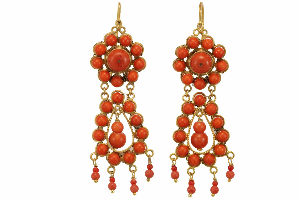 Boucles d'oreilles Boucles d'oreilles en or corail antique 58 Facettes 7590