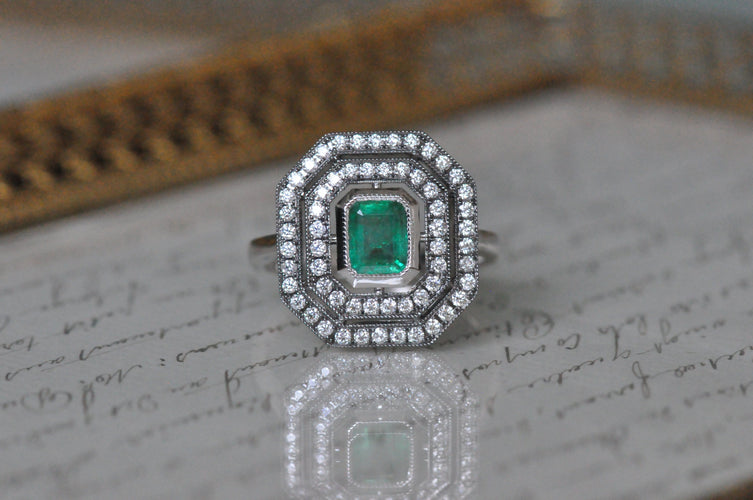 Bague Antique emerald diamond ring 58 Facettes