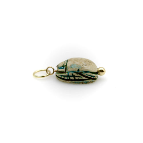 Pendentif Pendentif scarabée en faïence turquoise de style néo-égyptien avec monture en or 14 carats 58 Facettes A2003N