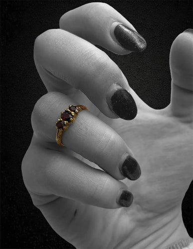 Bague Bague anglaise « Trilogie » avec grenat pyrope 58 Facettes