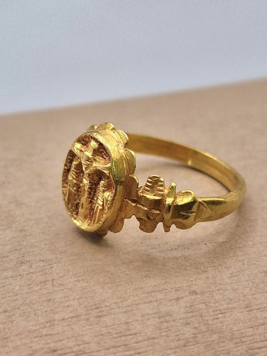 Bague Bague chevalière en or jaune, thème Jésus, fin du XIXe siècle 58 Facettes